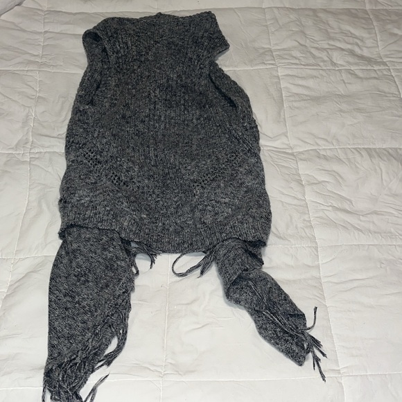 Romeo+Juliette couture fringe blue sweater-vest size M. EUC! - Picture 6 of 6